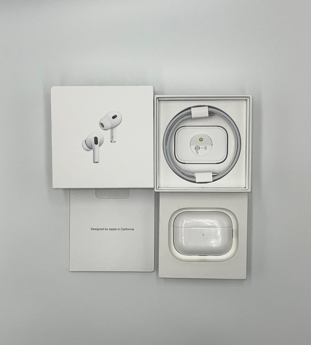 Apple AirPods Pro 2nd Generation with MagSafe Charging Case Lightning Charge. Very Good Condition!
