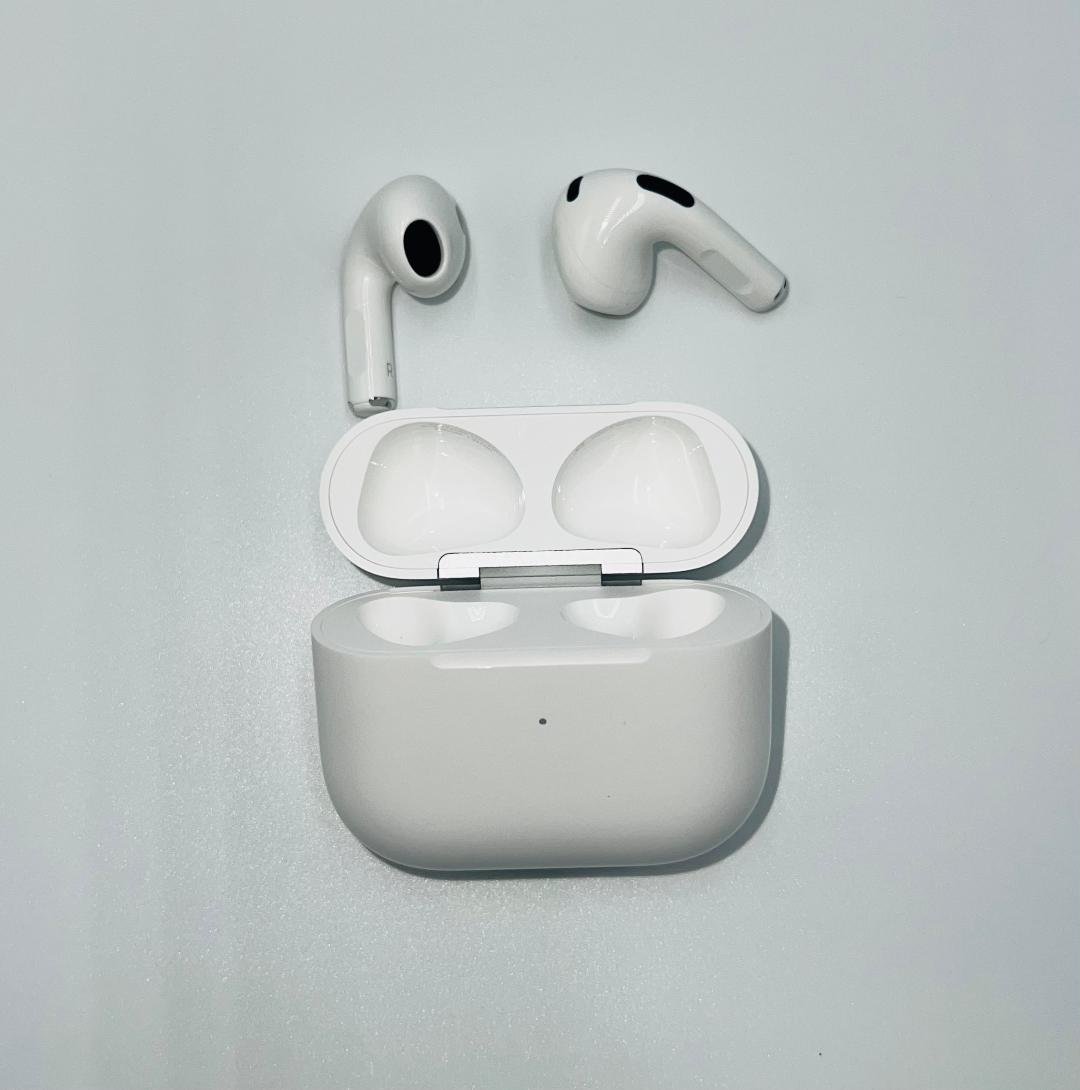 Apple AirPods 3rd Generation Wireless In-Ear Headset - Good condition